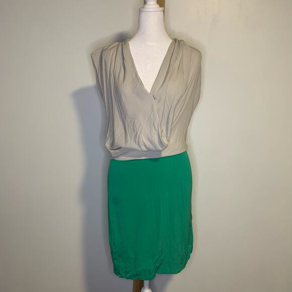 Diane Von Furstenberg gray & green silk mini dress size 0 - Picture 2 of 11